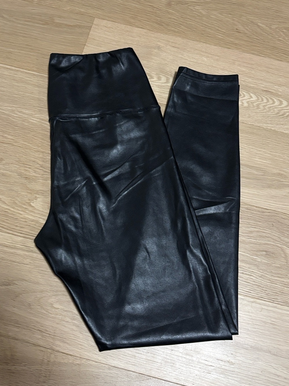 Wilfred Free (M) Aritzia Daria Vegan Leather Pant Legging Black Sleek Soft - Picture 13 of 14